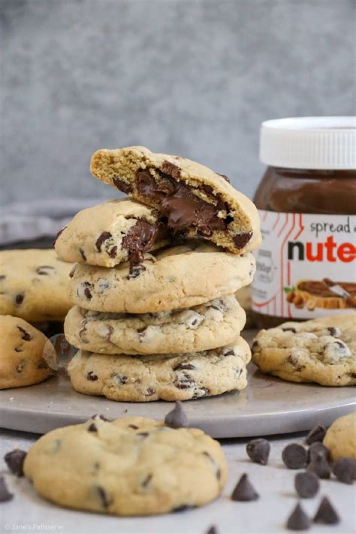 Cookie dough with Nutella in the middle